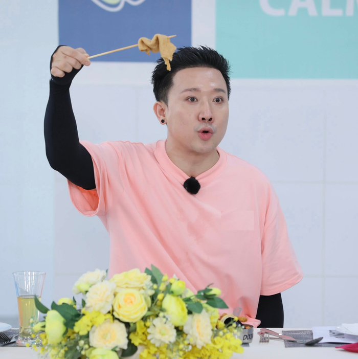 Trước khi sở hữu loạt xế hộp đắt giá như hiện tại, Trấn Thành từng có giai đoạn gắn bó với mẫu xe nhập khẩu có giá cả phải chăng. Ảnh: FBNV