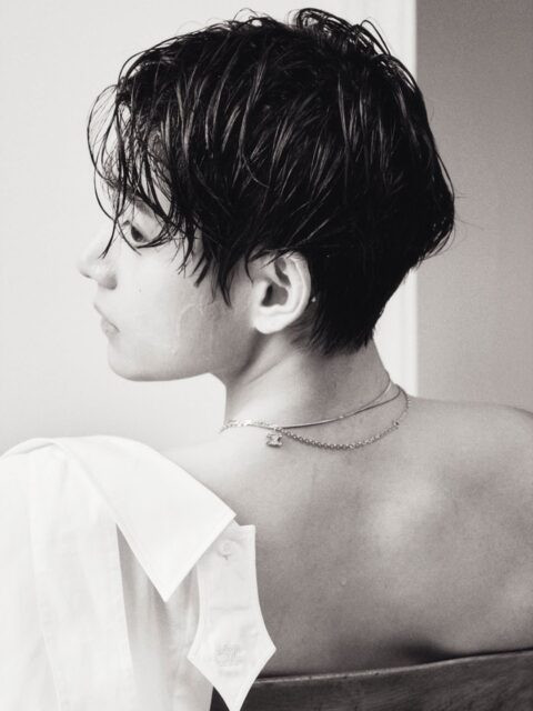 Nam ca sĩ đẹp trai nhất showbiz khoe lưng trần gây sốt Ảnh 3