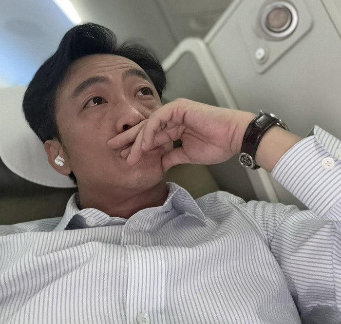 Chiếc tai nghe 4 triệu của Cường Đô La. Ảnh: FBNV