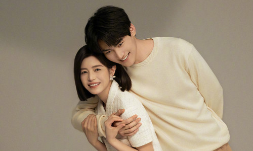 Bộ phim khai thác tình yêu chữa lành, được vun đắp từ sự cảm thông và gắn bó lâu dài. Cặp đôi mang đến cảm xúc lắng đọng và sâu sắc.