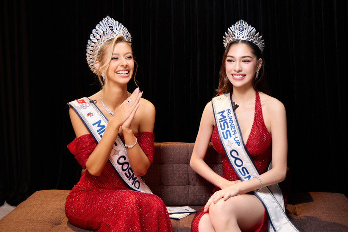 Yolina và Chelsea luôn thể hiện sự chuyên nghiệp mỗi khi xuất hiện trước khán giả. Ảnh: Miss Cosmo