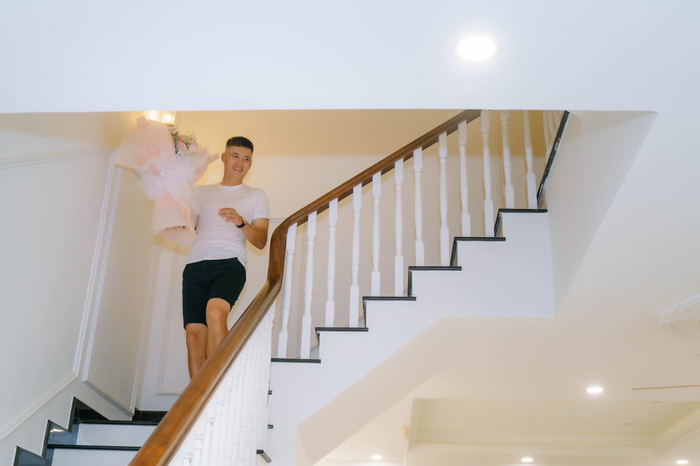 Ca sĩ Thủy Tiên giàu cỡ nào mà 1 năm qua chỉ ăn cơm với nước tương và xoài? Ảnh 3