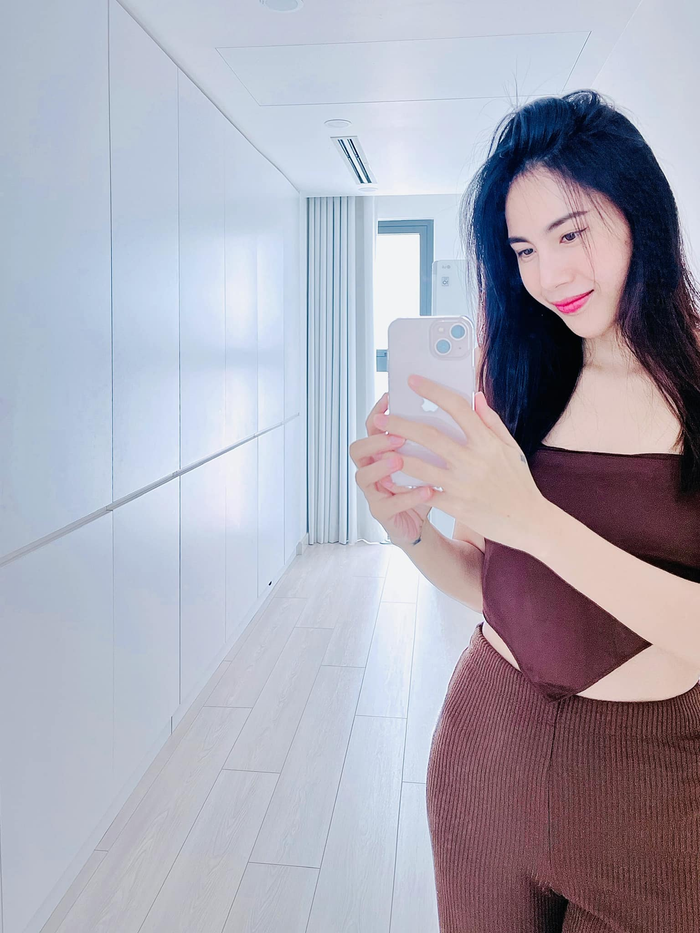 Những hình ảnh hiếm hoi bên trong căn biệt thự triệu đô của vợ chồng Thủy Tiên - Công Vinh.