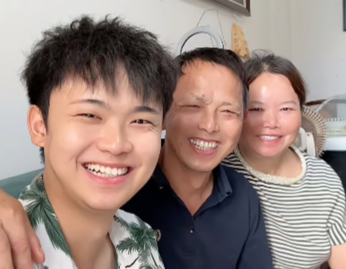 Bị bắt cóc từ năm 4 tuổi, người đàn ông quyết định cắt đứt liên lạc với cha mẹ nuôi Ảnh 2