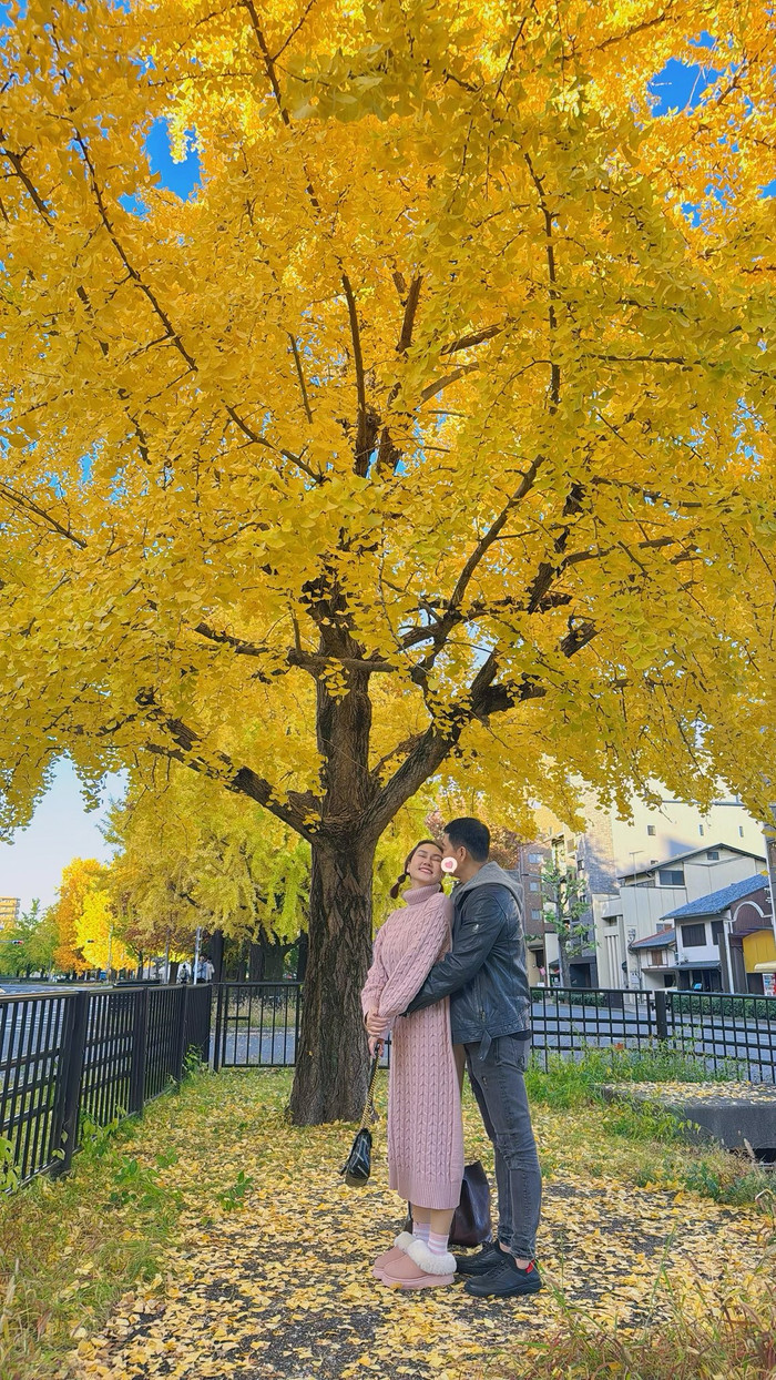 Nữ diễn viên che mặt chồng, ít khi để lộ khi đăng bài trên trang cá nhân. (Ảnh FBNV)