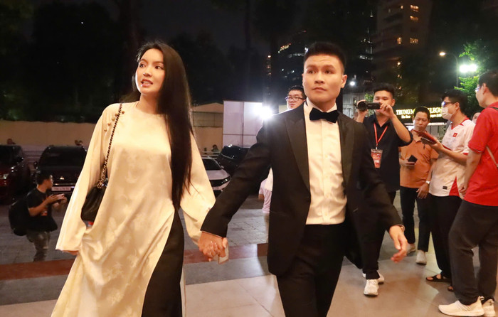 Trực tiếp Quả bóng Vàng Việt Nam 2025: Đình Bắc và Bích Thùy chiến thắng? Ảnh 11