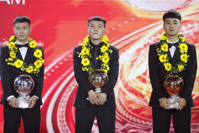 Châu Đoàn Phát (giữa) - Từ Minh Quang (bên trái) - Nguyễn Đa Hải (bên phải)