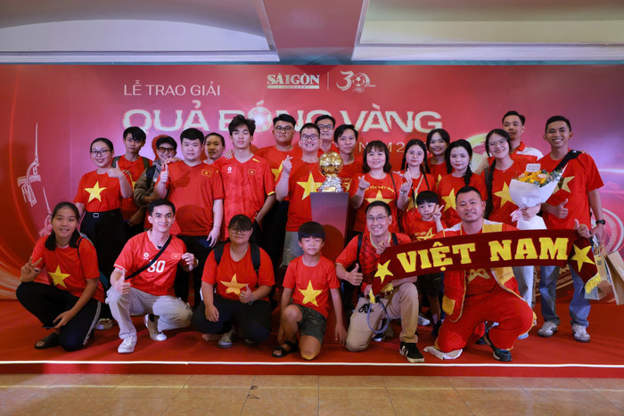 Trực tiếp Quả bóng Vàng Việt Nam 2025: Đình Bắc và Bích Thùy chiến thắng? Ảnh 13