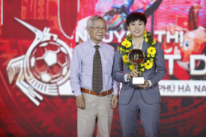 Trực tiếp Quả bóng Vàng Việt Nam 2025: Đình Bắc và Bích Thùy chiến thắng? Ảnh 1