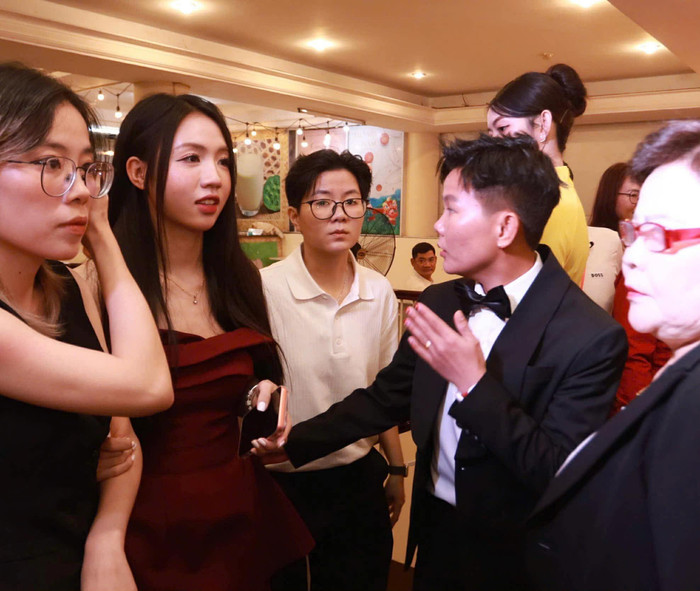 Tuyển nữ Việt Nam tại sự kiện Quả bóng Vàng 2025.