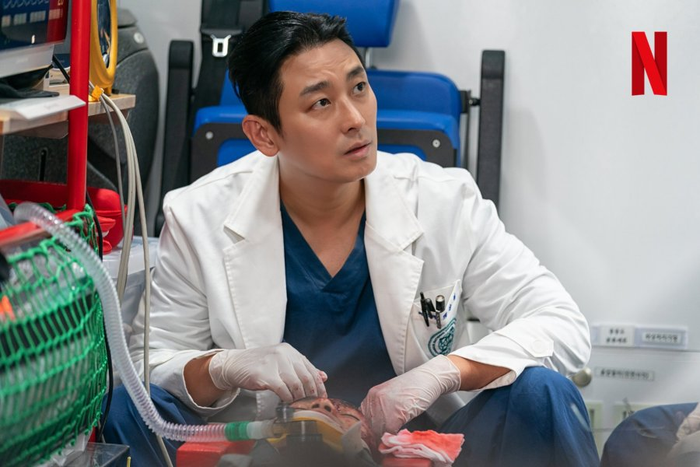 Phim Trung tâm chăm sóc chấn thương (The Trauma Code: Heroes on Call) (Ảnh: Netflix).