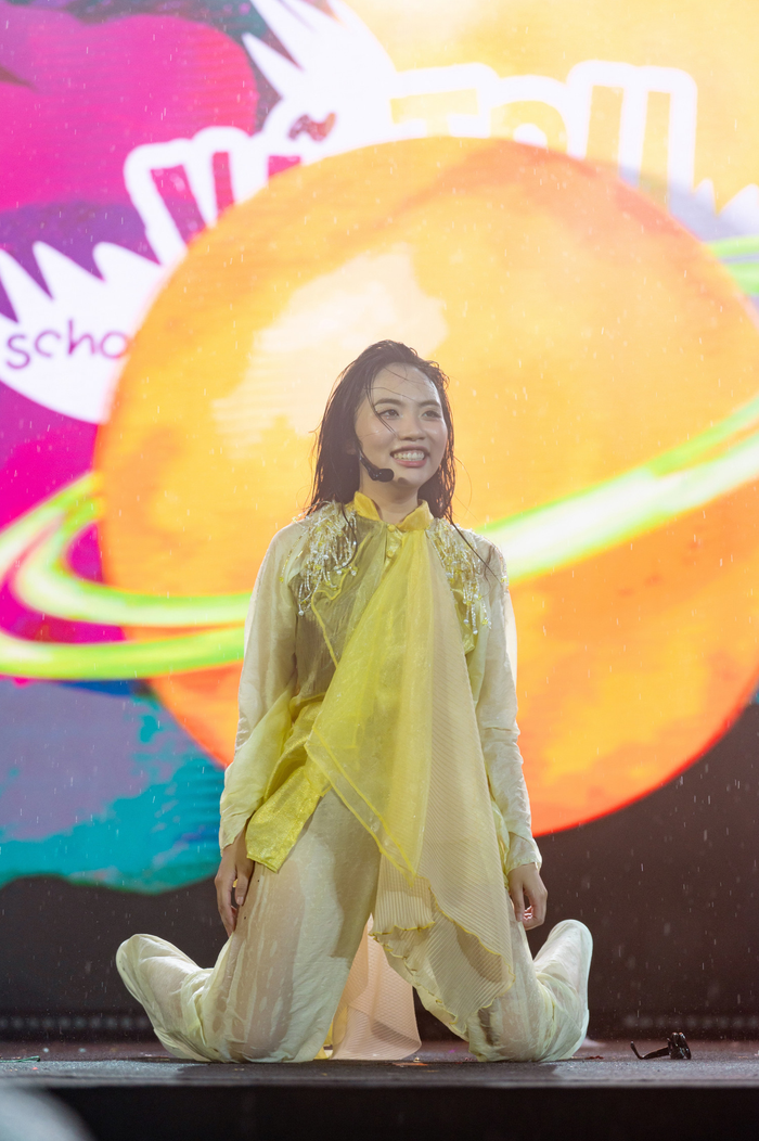 Nữ ca sĩ từng bỏ tiền túi để tổ chức School Tour - sân khấu âm nhạc không bán vé.