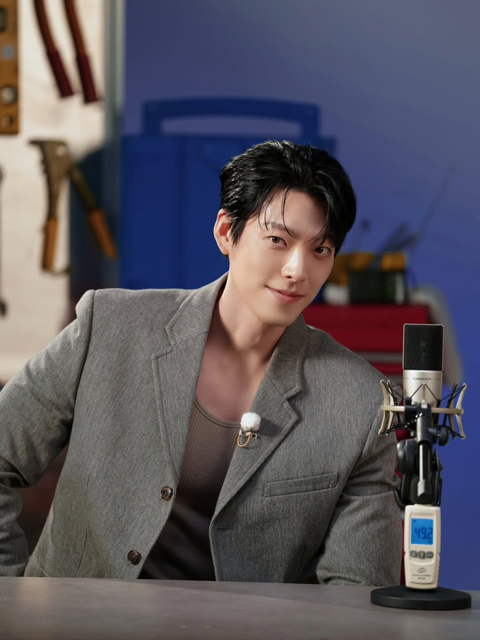 Kim Woo Bin đã gửi tặng khoảng 200 phần quà Giáng sinh cho các em nhỏ đang điều trị trong bệnh viện.
