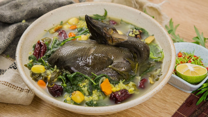 Về hương vị, gà tiềm thuốc bắc mang đến cảm giác thanh nhẹ, ấm áp. (Ảnh minh họa từ Internet)