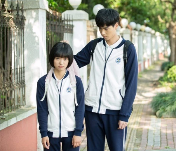 Hồ Nhất Thiên và Thẩm Nguyệt trong Gửi Thời Thanh Xuân Ngây Thơ Tươi Đẹp, bộ phim thanh xuân học đường từng tạo nên 'cơn sốt Tiểu Mỹ Hảo' khắp châu Á