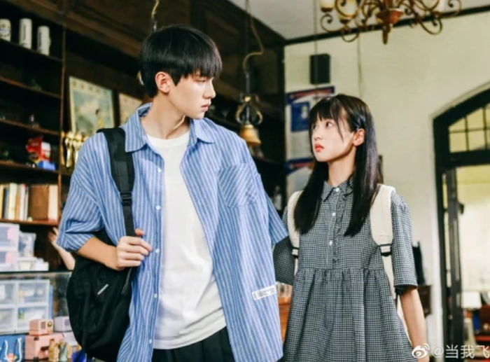 Chu Dực Nhiên và Trương Miểu Di trong Khi Anh Chạy Về Phía Em, bộ phim thanh xuân được mệnh danh là 'ngọt đến sâu răng', khiến khán giả cười từ đầu đến cuối