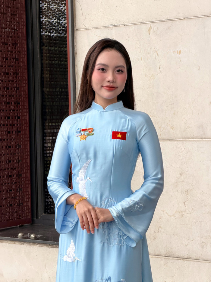 Quá rực rỡ với Phương Mỹ Chi Ảnh 1