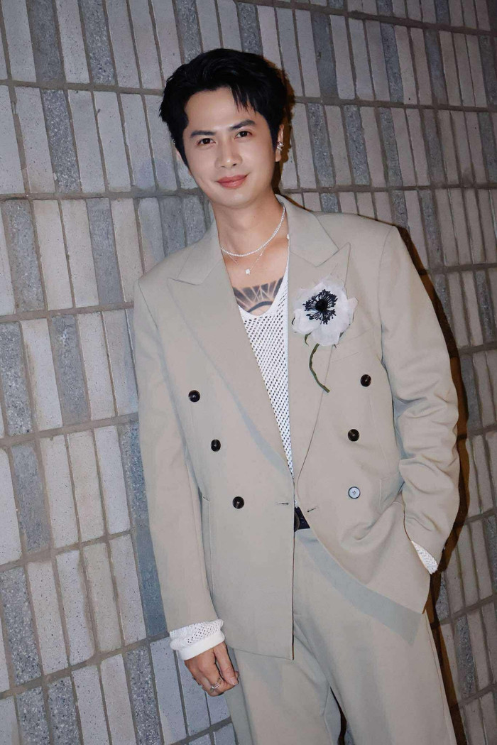 huỳnh Phương hài hước bào tin mừng về đội tuyển bóng đá mà anh yêu thích.&nbsp;