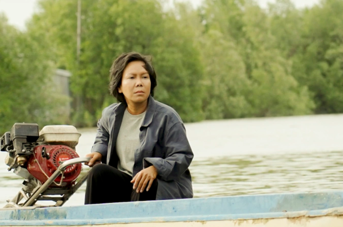 Việt Hương trong tạo hình bà Lệ ở Ma Da, gương mặt hằn mệt mỏi giữa không gian sông nước