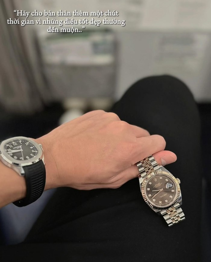 Tiền vệ Hoàng Đức từng khoe hình ảnh 2 chiếc đồng hồ Patek Philippe và Rolex trên trang Instagram cá nhân. (Ảnh: IGNV)