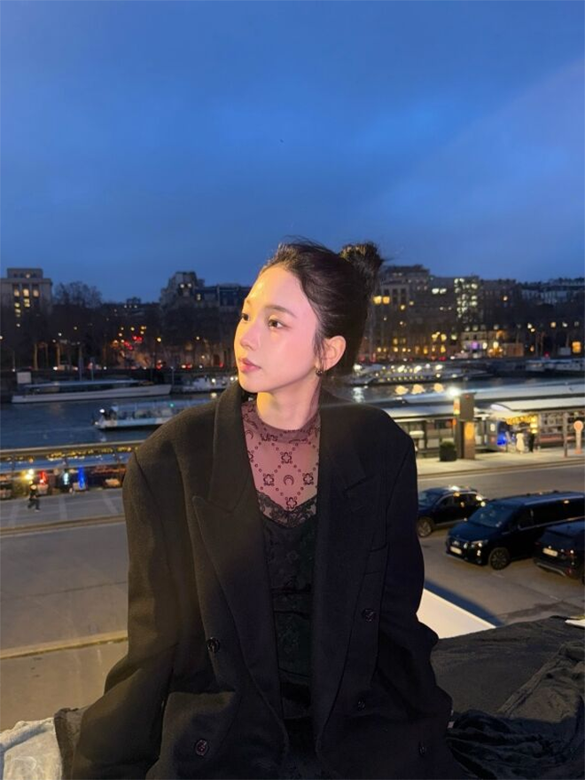 Visual lẫn thần thái của Karina 'đốn tim' nhiều khán giả.