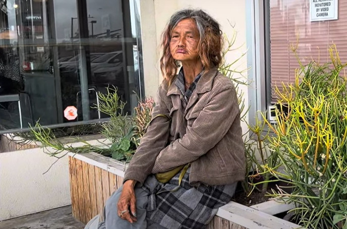 Ca sĩ Kim Ngân sống vô gia cư, đi lang thang suốt nhiều năm qua.