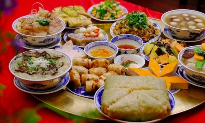 Mâm tiệc ăn mừng Tết Dương lịch 2026 ngập tràn may mắn và hạnh phúc Ảnh 2