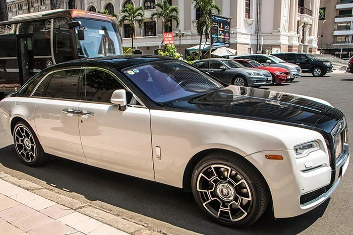 Chiếc xe sang 40 tỷ của Trấn Thành mang lại cảm giác 'lướt' êm như thảm ma thuật.