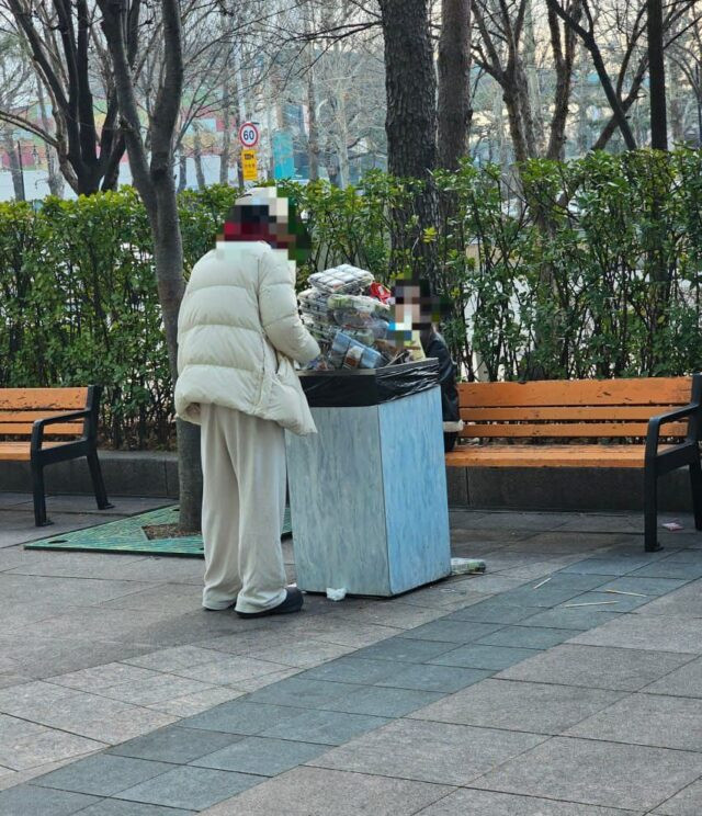 Nhiều fan phẫn nộ, thẳng tay ném quà do aespa tặng vào thùng rác: Chuyện gì đang xảy ra? Ảnh 3