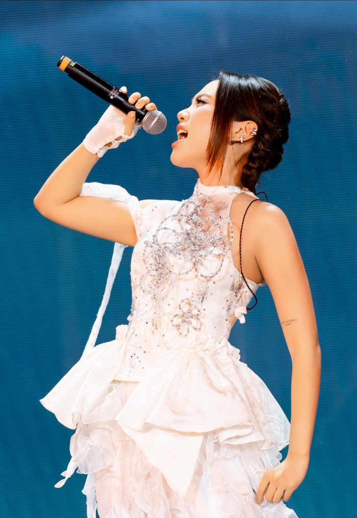 Nhiều khán giả thán phục trước năng lượng của Phương Mỹ Chi khi sống '3 cuộc đời trong 1 ngày'.&nbsp;