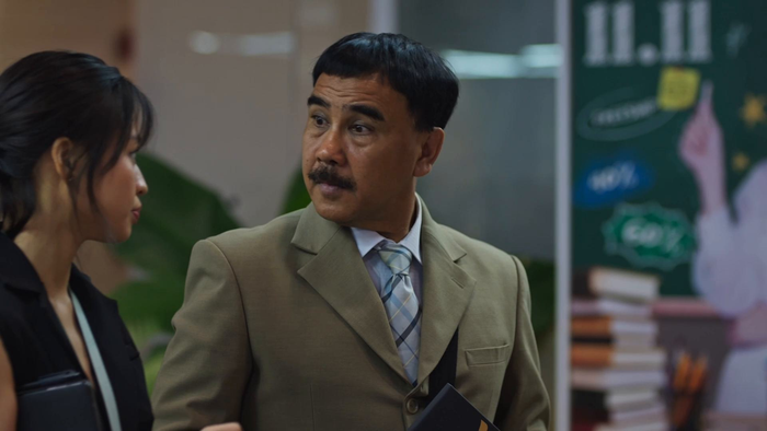 Và Quyền Linh cũng đảm nhận nhân vật người cha trong Chốt Đơn.