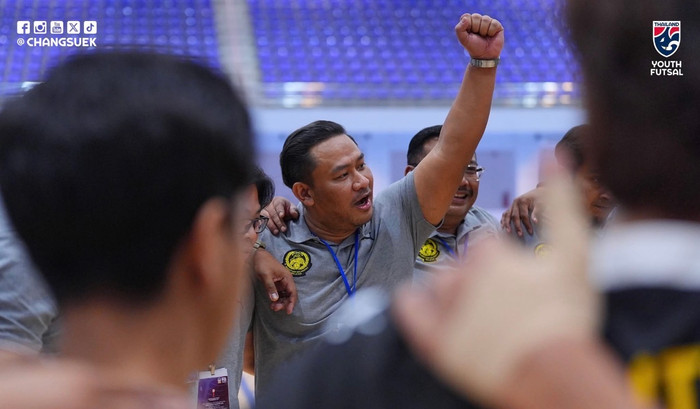 Nhiều CĐV Malaysia đã phản ứng bằng niềm hân hoan khi đội nhà lại thắng Việt Nam. Ảnh: FAT