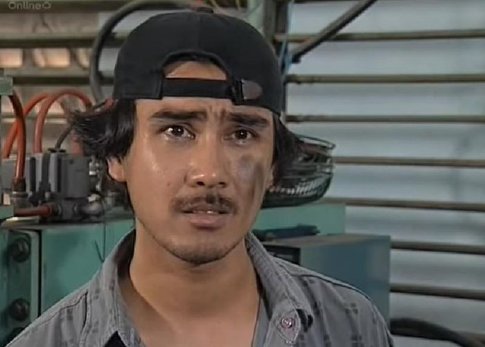 Quyền Linh vào vai Huy trong Đồng tiền xương máu.