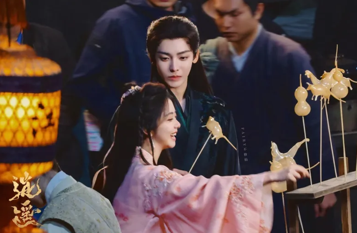 Cặp đôi chính Đàm Tùng Vận - Hầu Minh Hạo bị đánh giá thiếu phản ứng hóa học trên màn ảnh