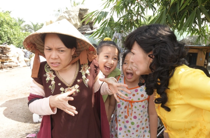 Việt Hương vào vai bà Mai trong phim Nhà Có 5 Nàng Tiên.