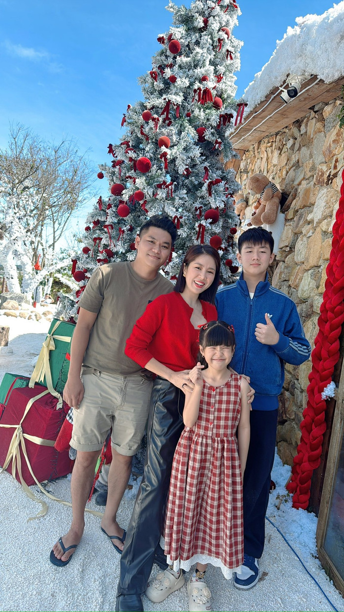 Gia đình của nữ diễn viên có chuyến du lịch cùng nhau vào dịp cuối năm.