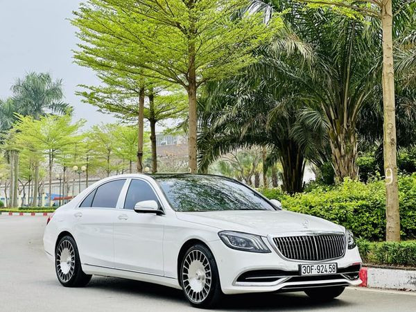 Chiếc xe 5 tỷ của Nhật Kim Anh phù hợp với những ai ưu tiên sự sang trọng, thoải mái và khả năng vận hành êm ái khi di chuyển hằng ngày.