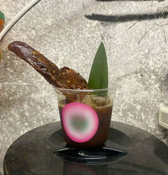 Món cà phê đầu vịt cực độc lạ.