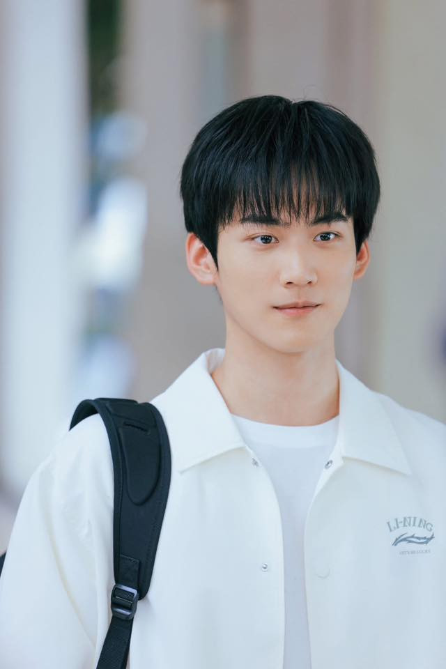 Trong Thư Kích Hồ Điệp, Châu Kha Vũ đảm nhận vai Lý Vụ.