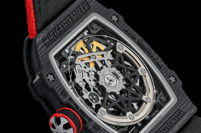 Bộ máy đằng sau chiếc đồng hồ của doanh nhân Minh Nhựa thể hiện đồ bền và độ chính xác cao. (Ảnh: Richard Mille)