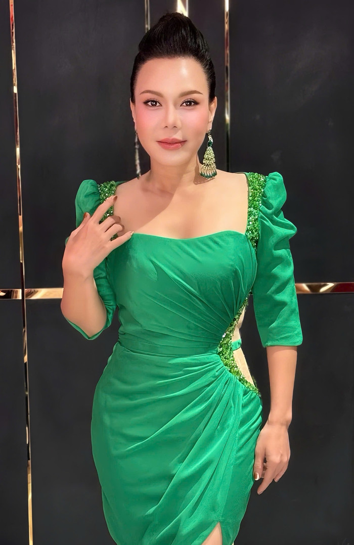 Cách chọn xe sang của nghệ sĩ Việt Hương là sự kết hợp hài hòa giữa sự sang trọng, tiện nghi và giá trị sử dụng thực tế. Ảnh: FBNV