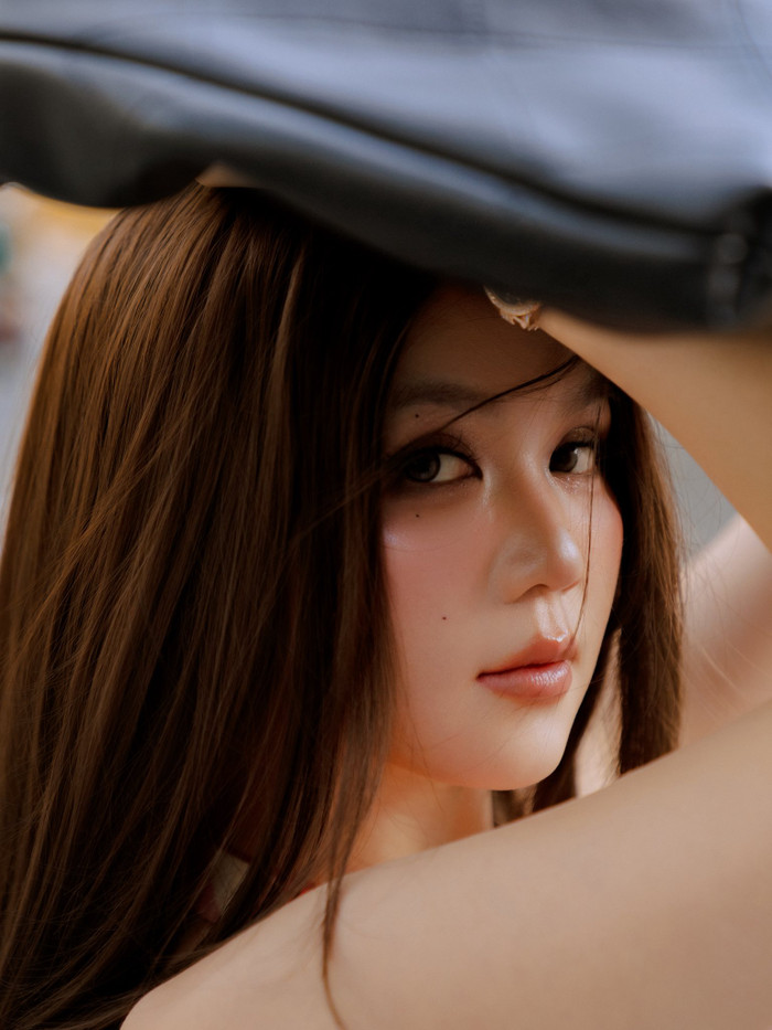 Nữ người mẫu được nhận xét nhan sắc ngày càng chín muồi và cuốn hút.