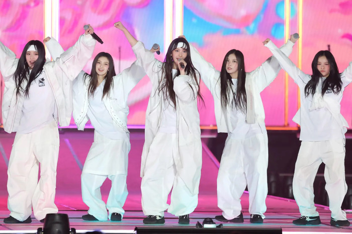 Fan NewJeans phẫn nộ, lên án ADOR sau quyết định chấm dứt hợp đồng với Danielle Ảnh 1