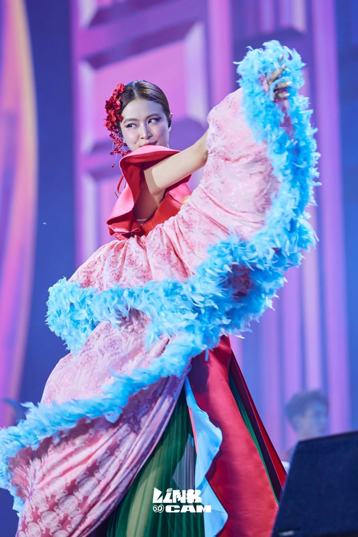 Quá buồn với Hoàng Thùy Linh Ảnh 6