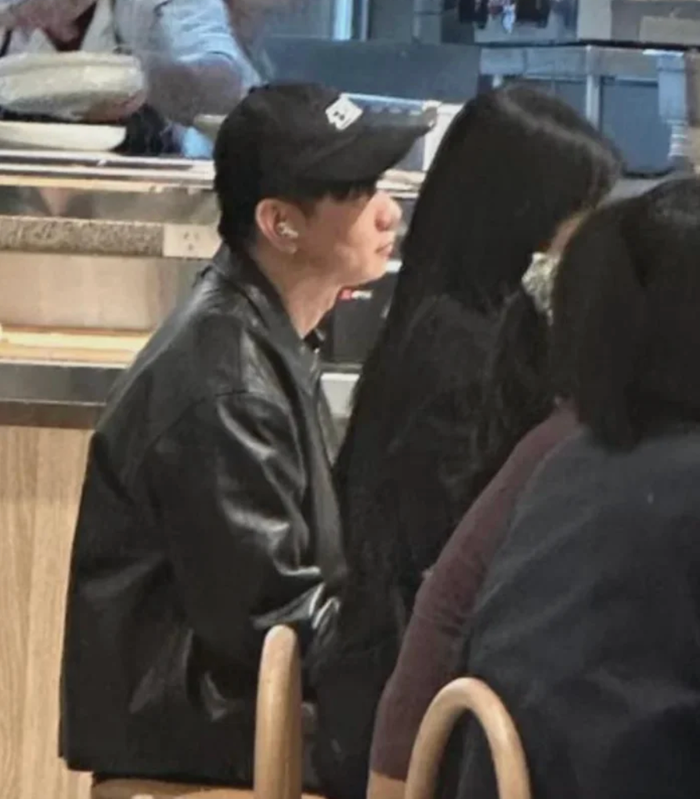 Lâm Tuấn Kiệt từng được bắt gặp hẹn hò với Thất Thất ở chốn đông người. Ảnh chụp màn hình