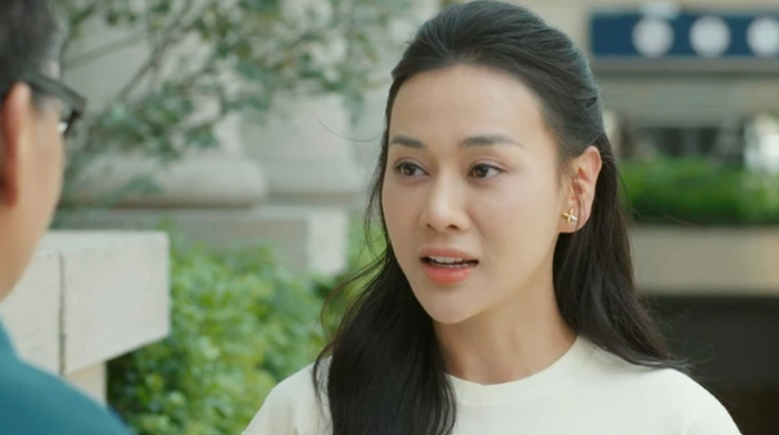 Những tập đầu lên sóng, Phương Oanh trở thành tâm điểm tranh cãi khi diễn xuất bị soi xét gắt gao, còn đời tư lại vô tình lấn át mọi nỗ lực nghề nghiệp