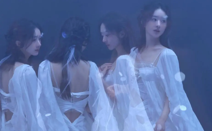 Tạo hình dịu dàng, nữ tính khi chụp ảnh Triệu Lệ Dĩnh được nhiều khán giả yêu thích. Ảnh: QQ