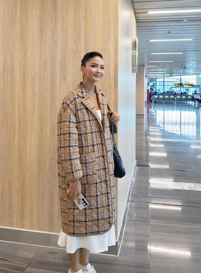 Chiếc điện thoại của hoa hậu H'Hen Niê được đánh giá cao ở khả năng chụp ảnh, tạo ra những hình ảnh vô cùng sắc nét và đẹp mắt. (Ảnh: FBNV)