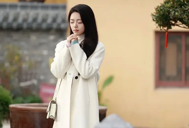 Bộ phim truyền hình Hoa ngữ Tôi Như Ánh Dương Rực Rỡ.