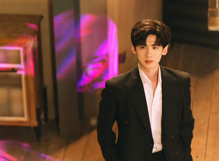 Bạch Kính Đình trong phim Khó Dỗ Dành.